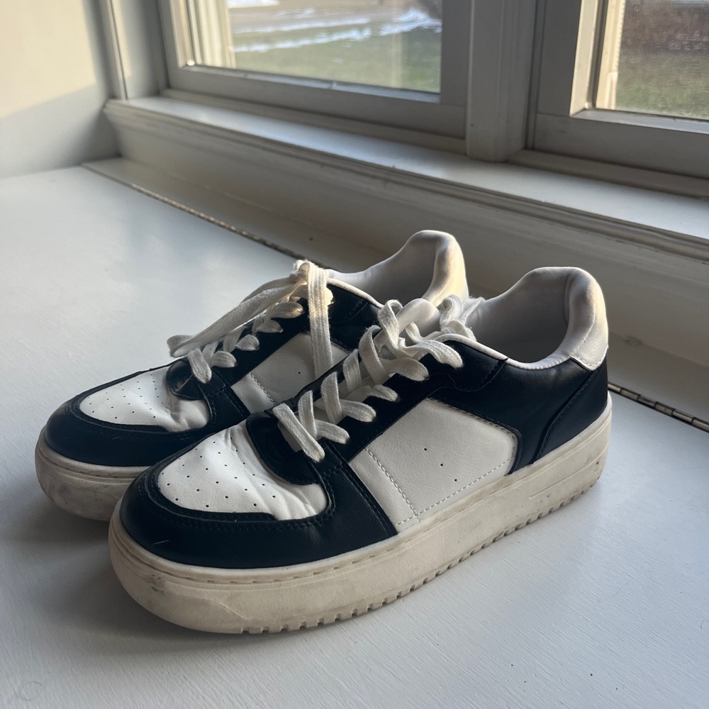 Wild Fable Black and White Sneakers